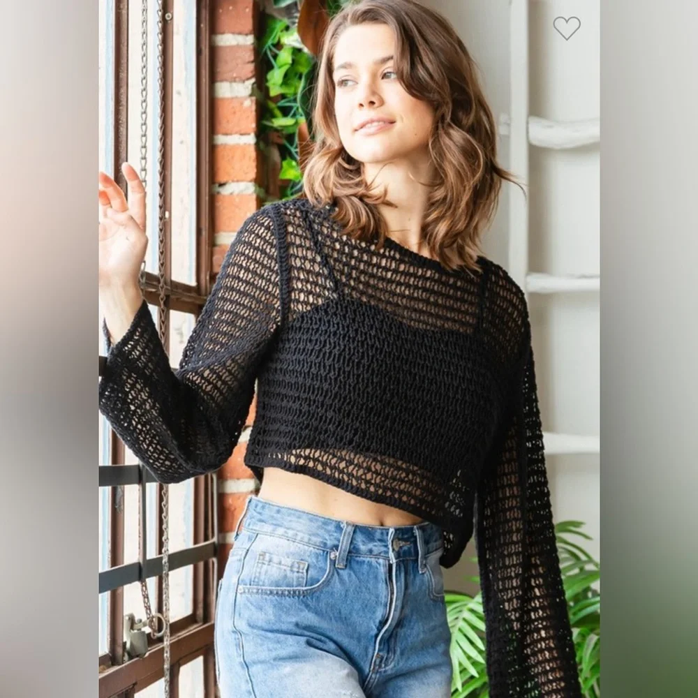 Last one! Crochet Crop Top - Picture 2 of 4
